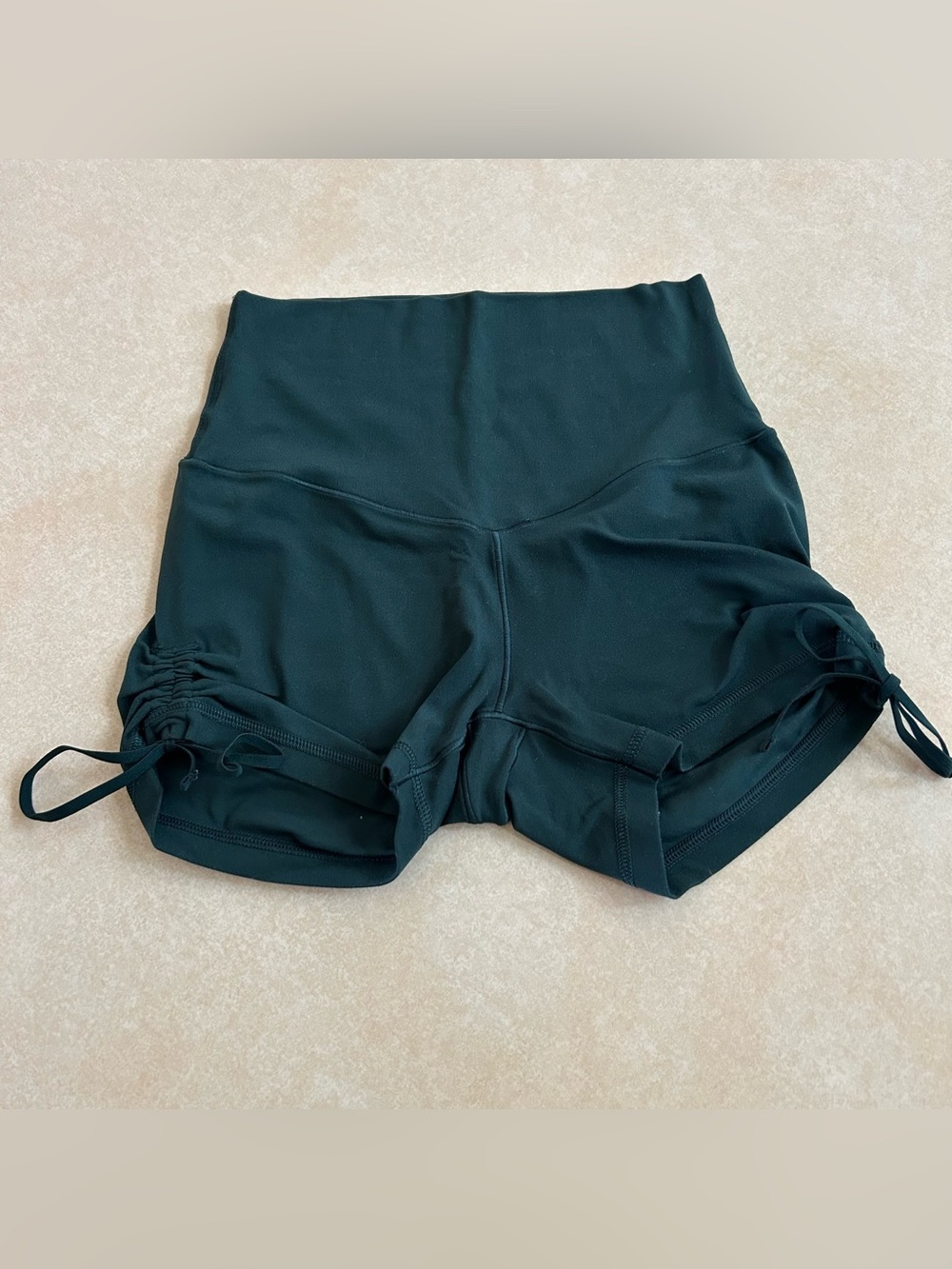 Offline by aerie Cheeky Shortie Hi-rise 3" Short hunter green small - Picture 1 of 10